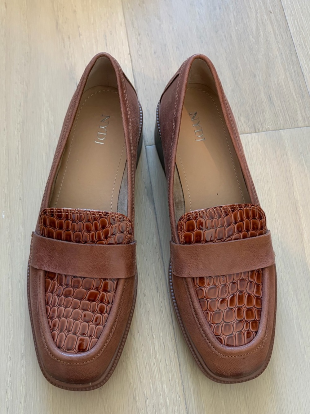 Brown Croc-Accent Leather Loafers from NYDJ size 8.5